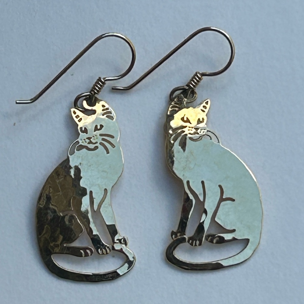 WILD BRYDE Gold Tone Sitting Cat Earrings